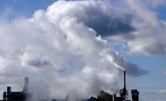 Ghg emissions smokestack toronto 564x341